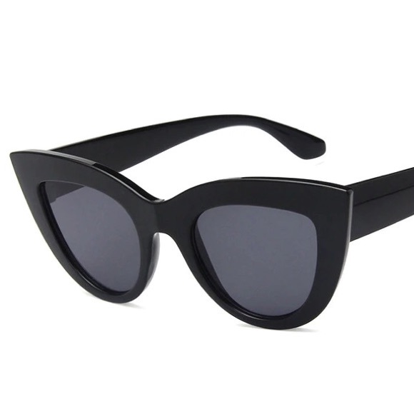 SOLD** Fashion Black Cat Eye Sunglasses - Picture 2 of 5